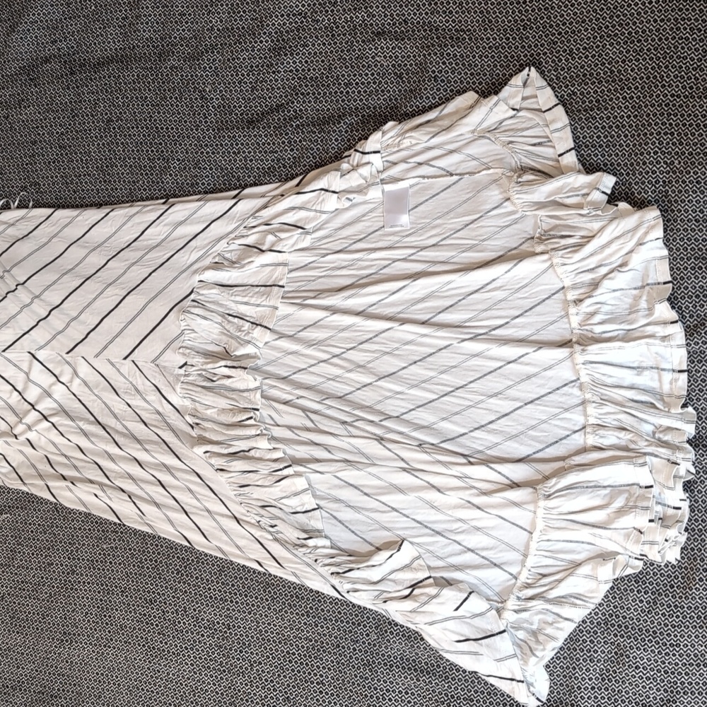 2/$12 Express | Hi-Lo stripped maxi dress - Picture 7 of 8